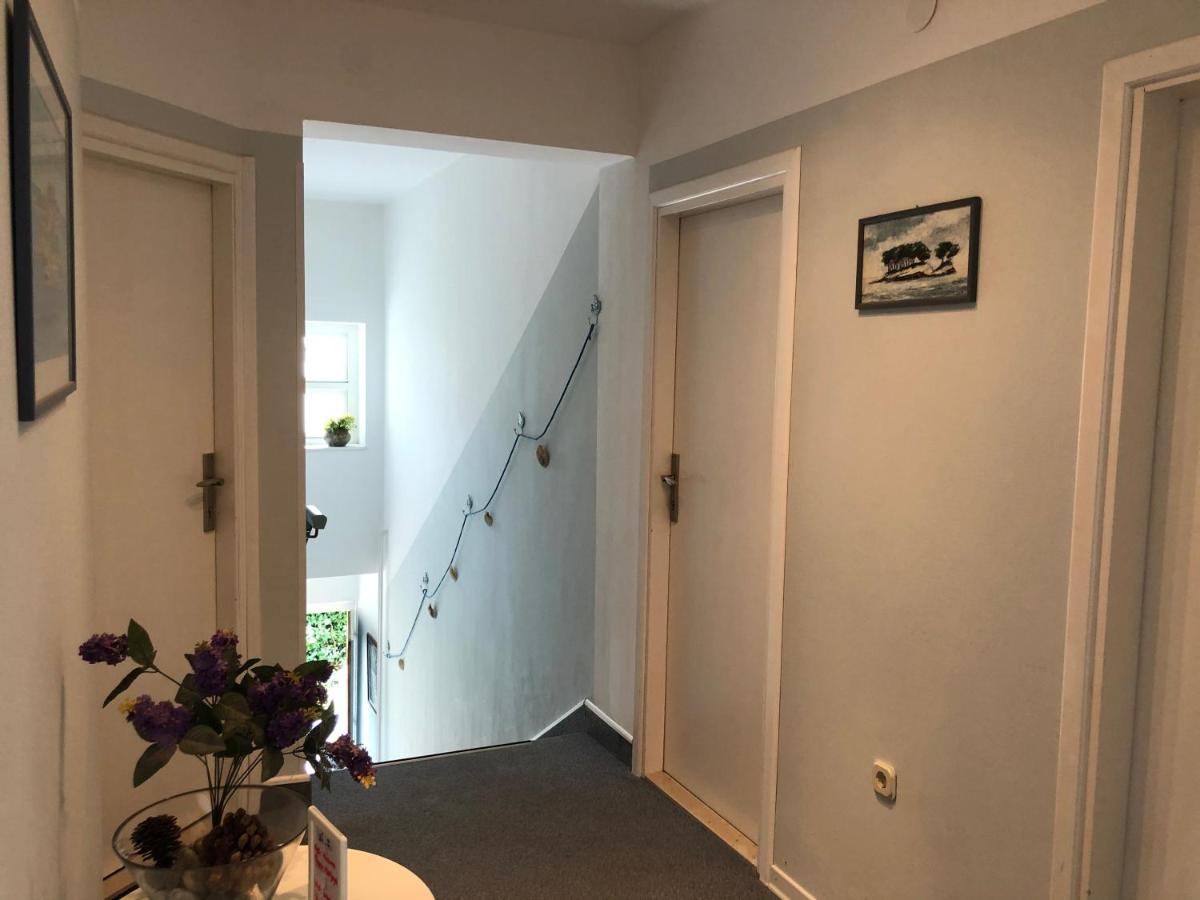 Rooms Ena Ровин Екстериор снимка