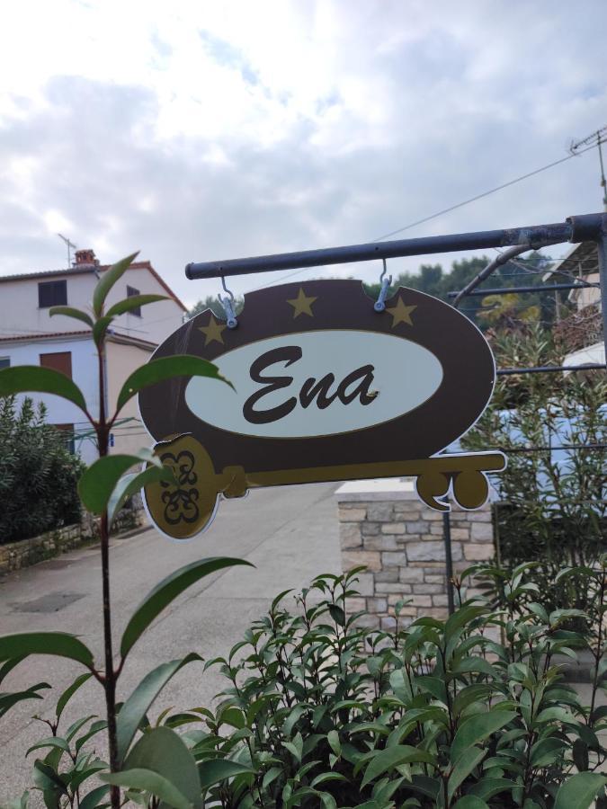 Rooms Ena Ровин Екстериор снимка