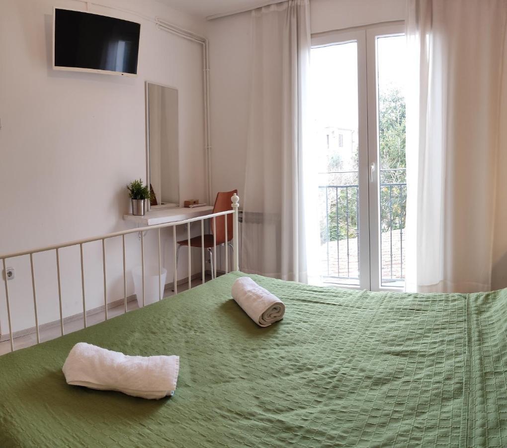 Rooms Ena Ровин Екстериор снимка