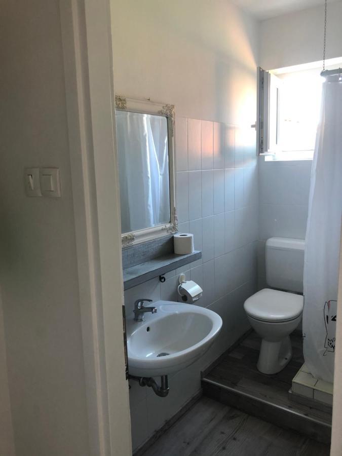 Rooms Ena Ровин Екстериор снимка