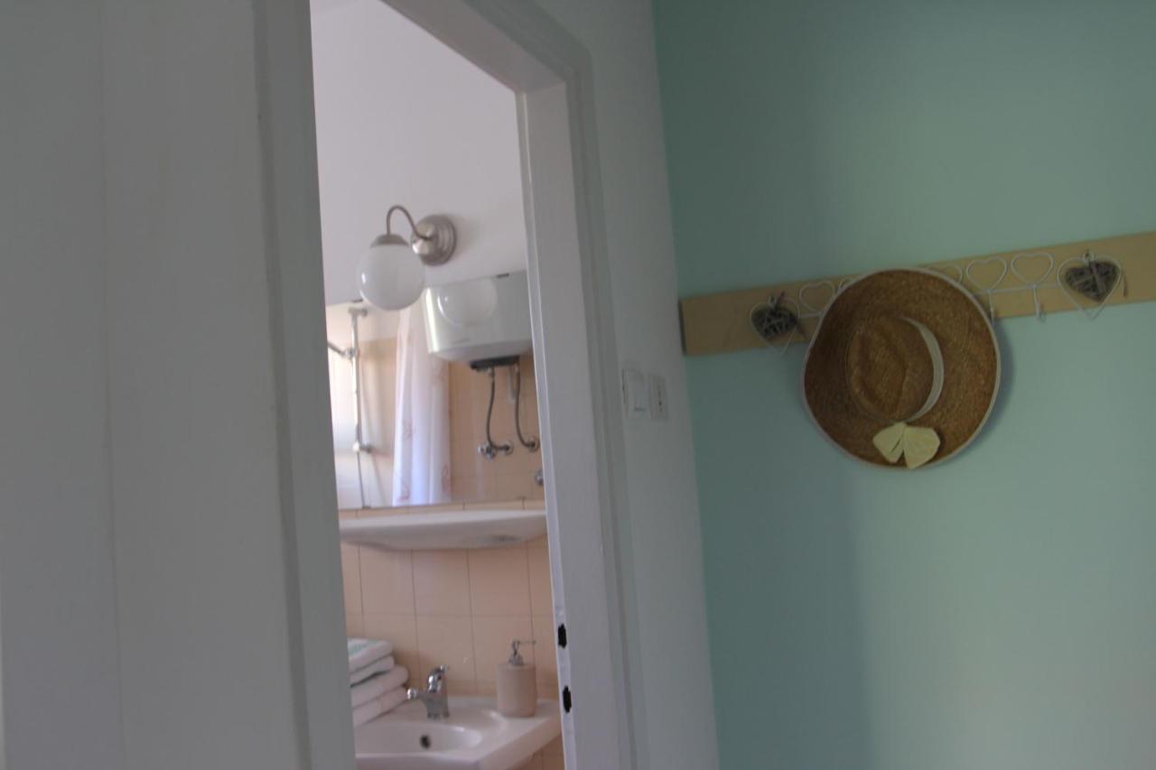 Rooms Ena Ровин Екстериор снимка