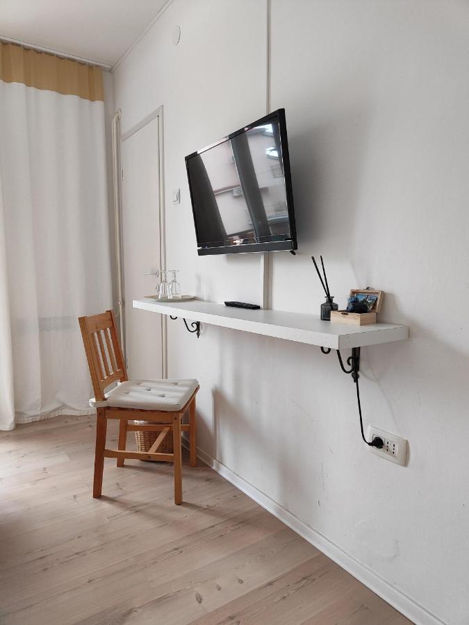 Rooms Ena Ровин Екстериор снимка